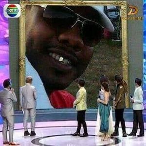 Meet your Posher, Dennis